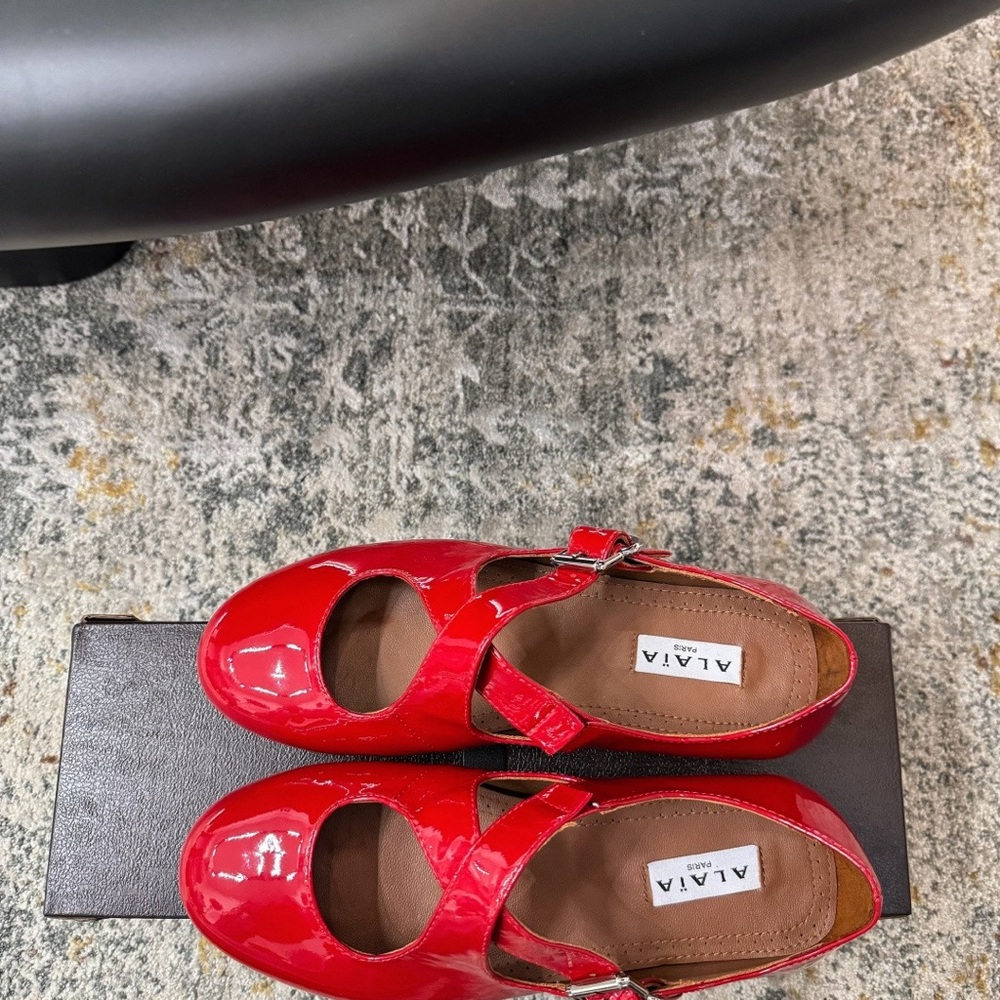 ALAÏA Red Patent Mary Jane Flats - Picture 2 of 9